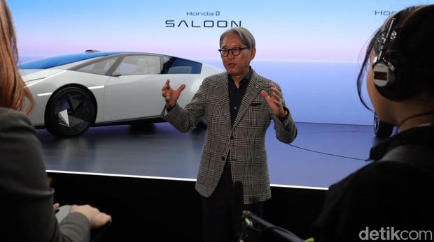 CEO Honda, Toshihiro Mibe. CEO Honda, Toshihiro Mibe.