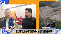 Video: Damkar Selamatkan ODGJ yang Terjebak Saat Sungai Cikapundung Meluap 