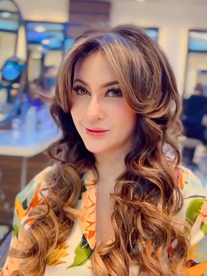 Diana Pungky awet mudah pada usia 51 tahun.