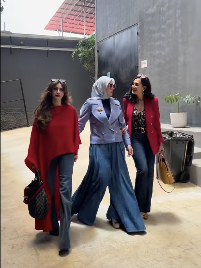 Diana Pungky awet mudah pada usia 51 tahun.