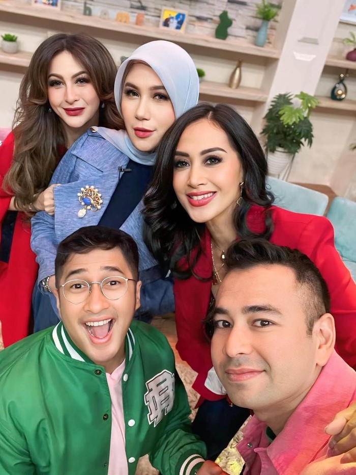 Diana Pungky awet mudah pada usia 51 tahun.