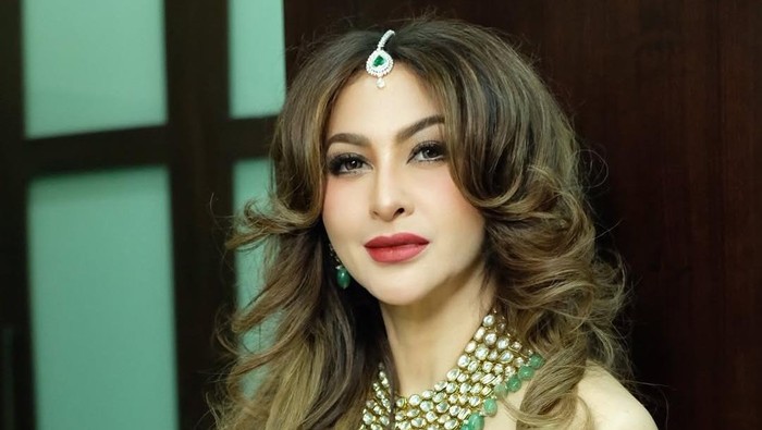 Diana Pungky awet mudah pada usia 51 tahun.