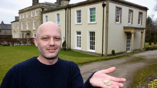 Dunstan Low, pemilik rumah yang jual huniannya lewat undian Dunstan Low, pemilik rumah yang jual huniannya lewat undian pada 2017