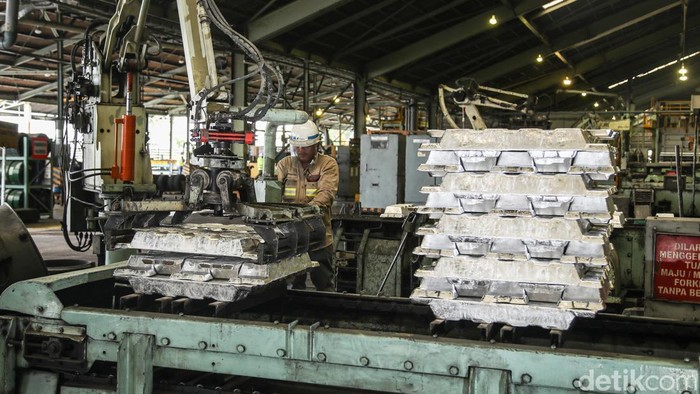 Energi Bersih dari Danau Toba yang Menyalakan Industri Aluminium Nasional Dari aliran Sungai Asahan yang bersumber dari Danau Toba, energi air diubah menjadi tenaga listrik untuk menghasilkan aluminium berkualitas kebanggaan Indonesia.