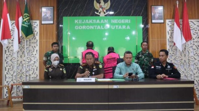 Dua mantan direktur PDAM Tirta Gerbang Emas Gorontalo Utara ditetapkan tersangka korupsi, merugikan negara Rp 1,6 miliar dari dana PUPR.