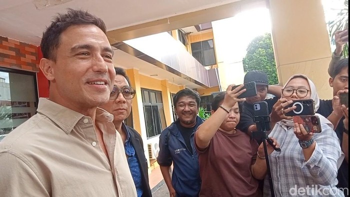Hamish Daud bicara soal rumah tangga dan isu orang ketiga, Kamis (6/11/2025).