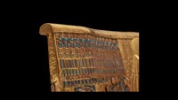 Meskipun berukuran dewasa, kursi berlengan ini kemungkinan berasal dari awal pemerintahan Tutankhamun. Foto: (Dokumentasi Grand Egyptian Museum/GEM)