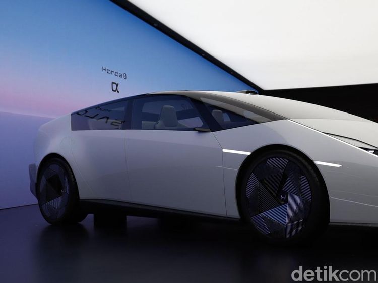 Melihat Langsung Honda 0 Saloon, Mobil Listrik Unik yang Mau Dijual 2026