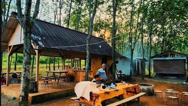 Kafe di Kuningan. Kafe di Kuningan.