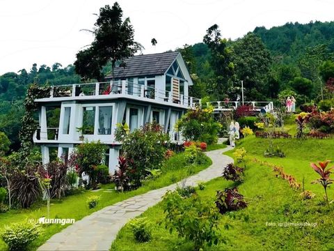 Kafe di Kuningan. Kafe di Kuningan.