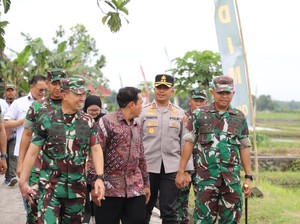 Kapolres Kediri Dampingi Tim Mabes AD Nilai Kampung Pancasila Canggu