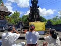 Warga Bali Gelar Doa Tolak Pemberian Gelar Pahlawan untuk Soeharto
