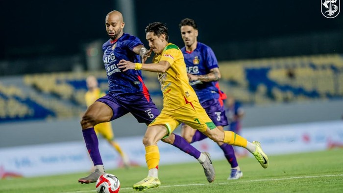 Laga Persik Kediri vs Persebaya Surabaya