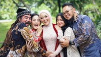 Kece! Anak Limbad Lulus S2 dengan Predikat Cumlaude