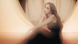 Teganya Kau, Lyodra Cerita Patah Hati dengan Elegan