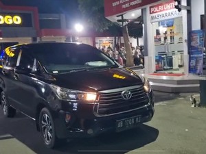 2 Mobil Diduga Ditumpangi Penyidik KPK ke Rumah Dinas Bupati Ponorogo
