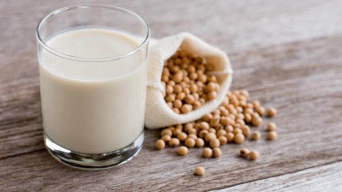 Susu Nabati Makin Populer, Lebih Sehat Susu Almond, Oat, atau Kedelai?