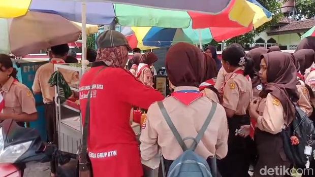 PKL audiensi dengan Pemerintah Kecamatan Dukuhseti, Jumat (7/11/2025). PKL audiensi dengan Pemerintah Kecamatan Dukuhseti, Jumat (7/11/2025).