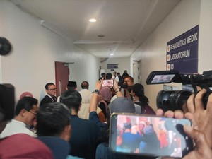 Usai dari SMAN 72, Pramono Tengok Korban Ledakan di RS IsIam Cempaka Putih