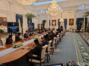 Prabowo Langsung Beri Arahan ke Komisi Reformasi Polri Usai Pelantikan