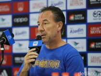 Pelatih PSIM Jogja Sedih Pelatih Persis Peter de Roo Dipecat