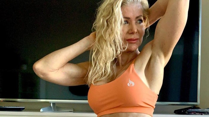 Lesley Maxwell, seorang pelatih kebugaran berusia 65 tahun asal Melbourne, Australia