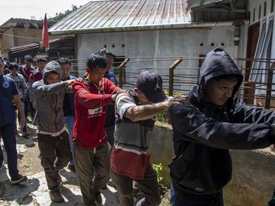 Petugas Amankan 36 Warga Positif Narkoba Saat Razia di Muka Kuning Batam