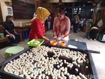 Kisah Bu Yatin Rintis Usaha sejak 1996 hingga Jadi Bos Rengginang di Borobudur