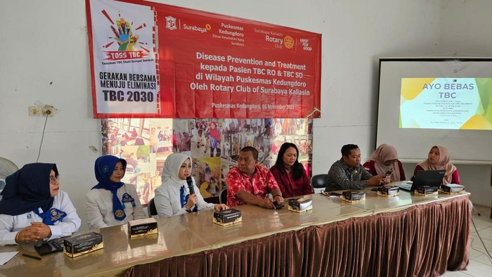 Rotary Club Surabaya Kaliasin bersama Dinkes menggelar  sosialisasi penanggulangan TBC.