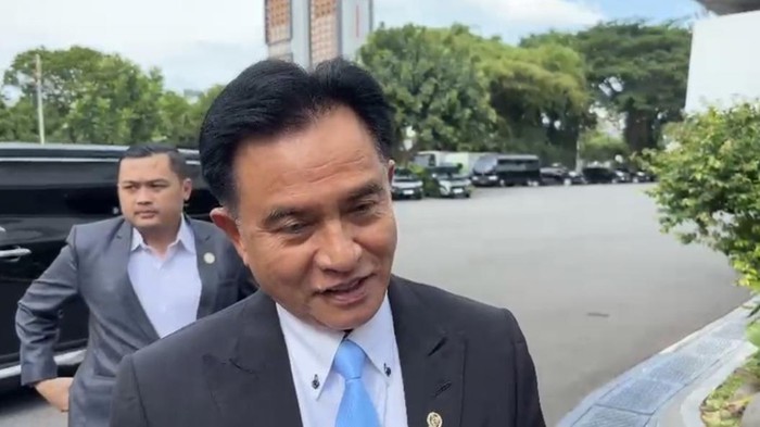 Sejumlah menteri merapat ke Istana Merdeka jelang pelantikan Komite Reformasi Kepolisian (Rolando/detikcom)