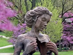 Keren! Seni Patung yang Menyatu dengan Alam