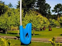 Keren! Seni Patung yang Menyatu dengan Alam