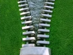 Keren! Seni Patung yang Menyatu dengan Alam