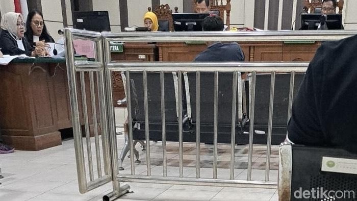 Sidang pemeriksaan saksi kasus korupsi BUMD Cilacap di Pengadilan Tipikor Semarang, Kecamatan Semarang Barat, Jumat (7/10/2025).