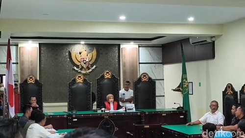 Sidang praperadilan dengan pemohon Saiun alias SA dan Nuraini alias NU yang berlangsung di PN Mataram, Jumat (7/11/2025). (Abdurrasyid Efendi/detikBali).