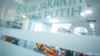Seorang siswa SMAN 72 Jakarta mengungkapkan ledakan di masjid terjadi saat salat jumat masih berlangsung.
