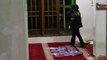 Tim Gegana dan Jibom Polri Sisir Masjid SMAN 72 Usai Ledakan