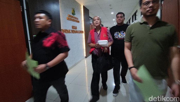 Tim Kejari Bogor mengeksekusi terpidana Hendra Witama, yang sebelumnya sempat tidak kooperatif dan berstatus DPO (Daftar Pencarian Orang) dalam kasus penggelapan.