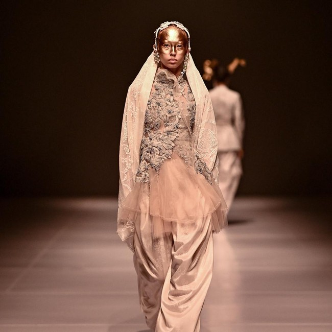 Foto: Kekuatan Wanita Aceh di Koleksi Toton The Label