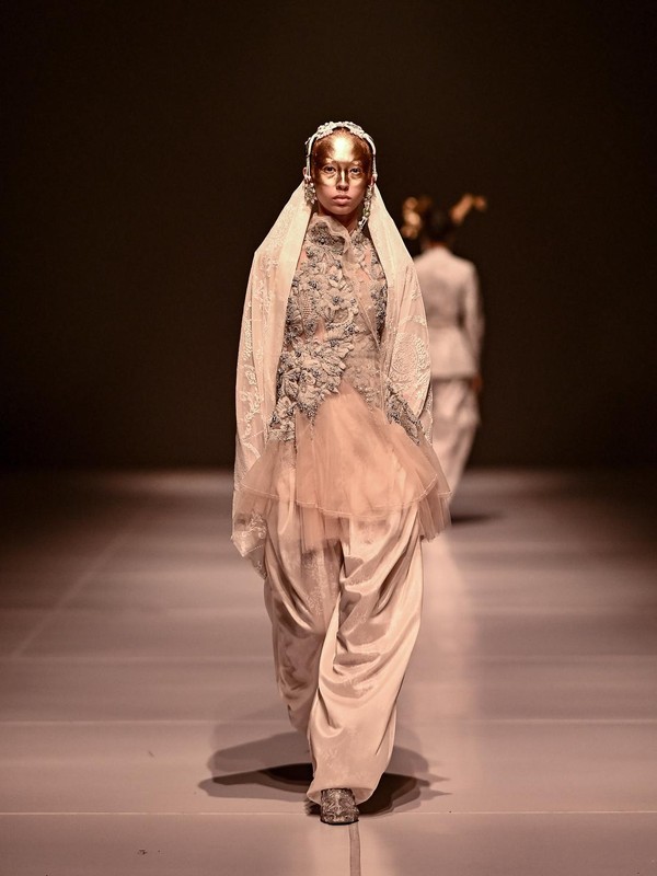 Foto: Kekuatan Wanita Aceh di Koleksi Toton The Label