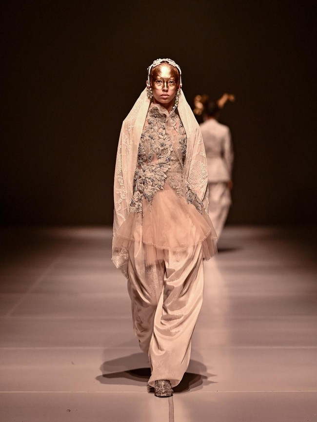 Foto: Kekuatan Wanita Aceh di Koleksi Toton The Label