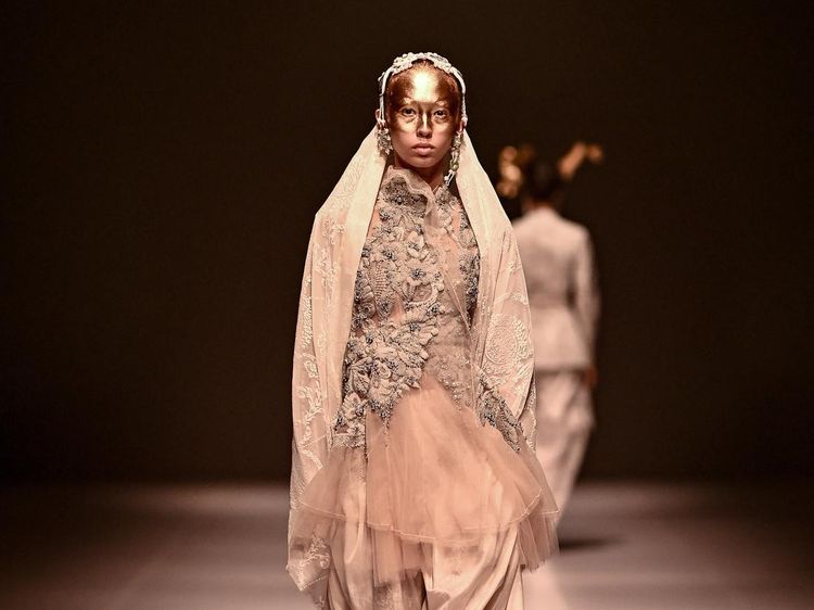 Foto: Kekuatan Wanita Aceh di Koleksi Toton The Label