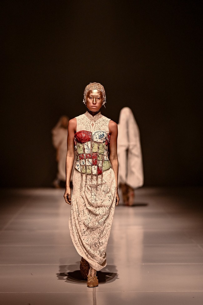 Kali ini, ia terilhami oleh watak tangguh para perempuan Aceh. Bukan tanpa alasan karena memang banyak wanita pahlawan kita saat masa penjajahan berasal dari Tanah Rencong. Sebut saja Laksamana Malahayati, Cut Nyak Dien, Cut Nyak Meutia, dan masih banyak lagi. (Foto: Dok. JFW)