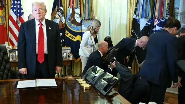 The man fainted in the Oval Office as President Donald Trump and others were fielding questions from reporters (ANDREW CABALLERO-REYNOLDS/AFP)