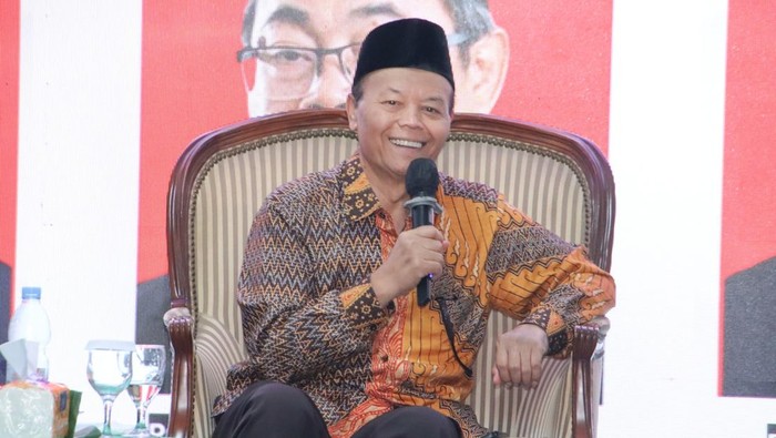 Wakil Ketua MPR RI Hidayat Nur Wahid (HNW)