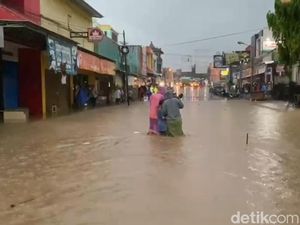 BNPB: 2 Orang Tewas Akibat Banjir di Brebes