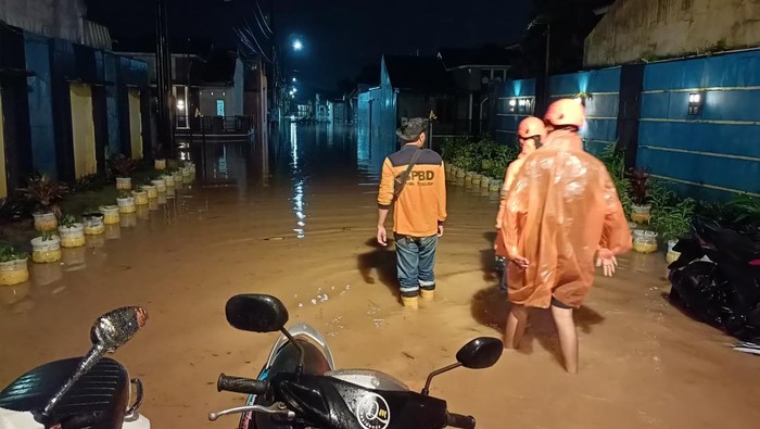 Kondisi banjir di Perumahan Diamond Kecamatan Kalibagor, Kabupaten Banyumas, Sabtu (8/11/2025).
