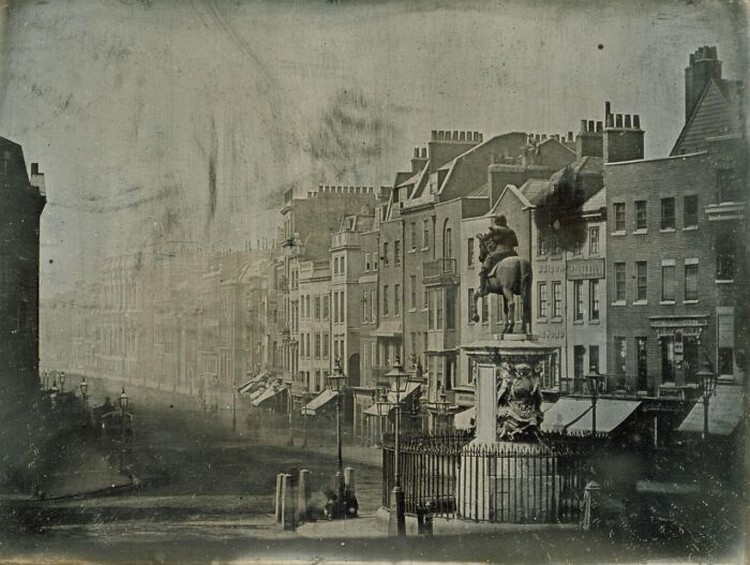 Sulit memang kalau harus membayangkan London, Paris, dan Seoul tanpa gedung-gedung tinggi dan lampu-lampu memukau. Namun percaya atau tidak, begitu lah keadaannya di masa lalu. Mari simak daftarnya berikut.