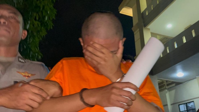 Bripda Waldi usai menjalani sidang etik.