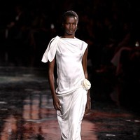 Koleksi ini bukan hanya tentang satu sosok “Chanel woman”, tetapi tentang Chanel women, plural, beragam, dan universal. (Foto: Kristy Sparow/Getty Images)